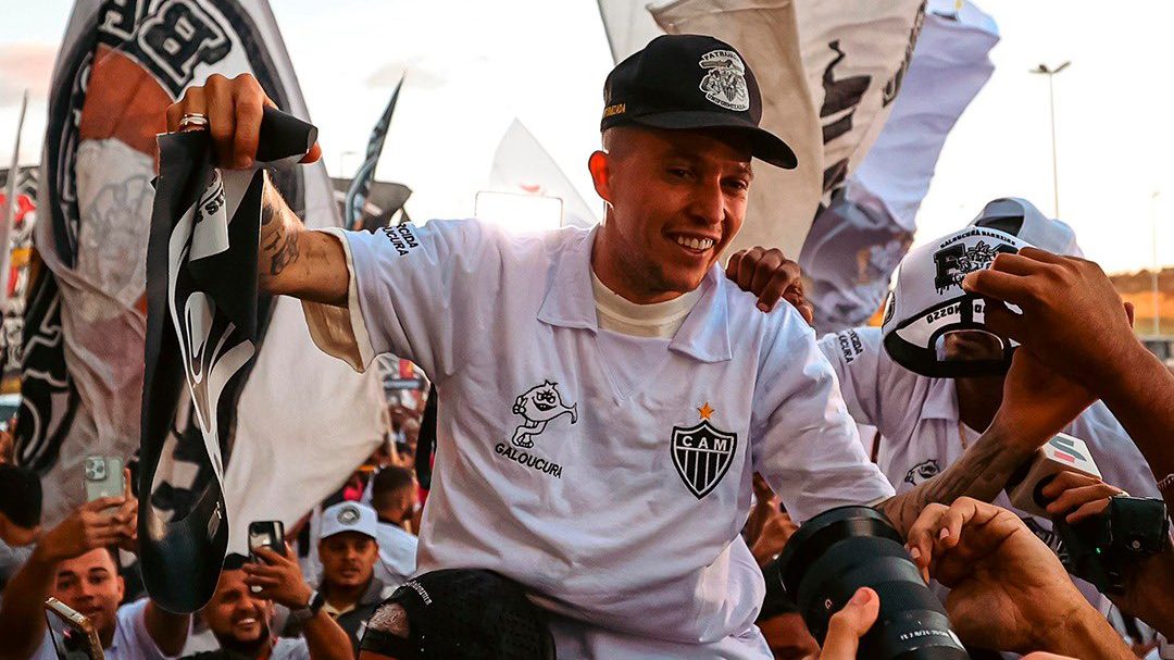 Depois da volta ao mundo, Bernard volta pra casa nos bra&ccedil;os da torcida do Atl&eacute;tico-MG