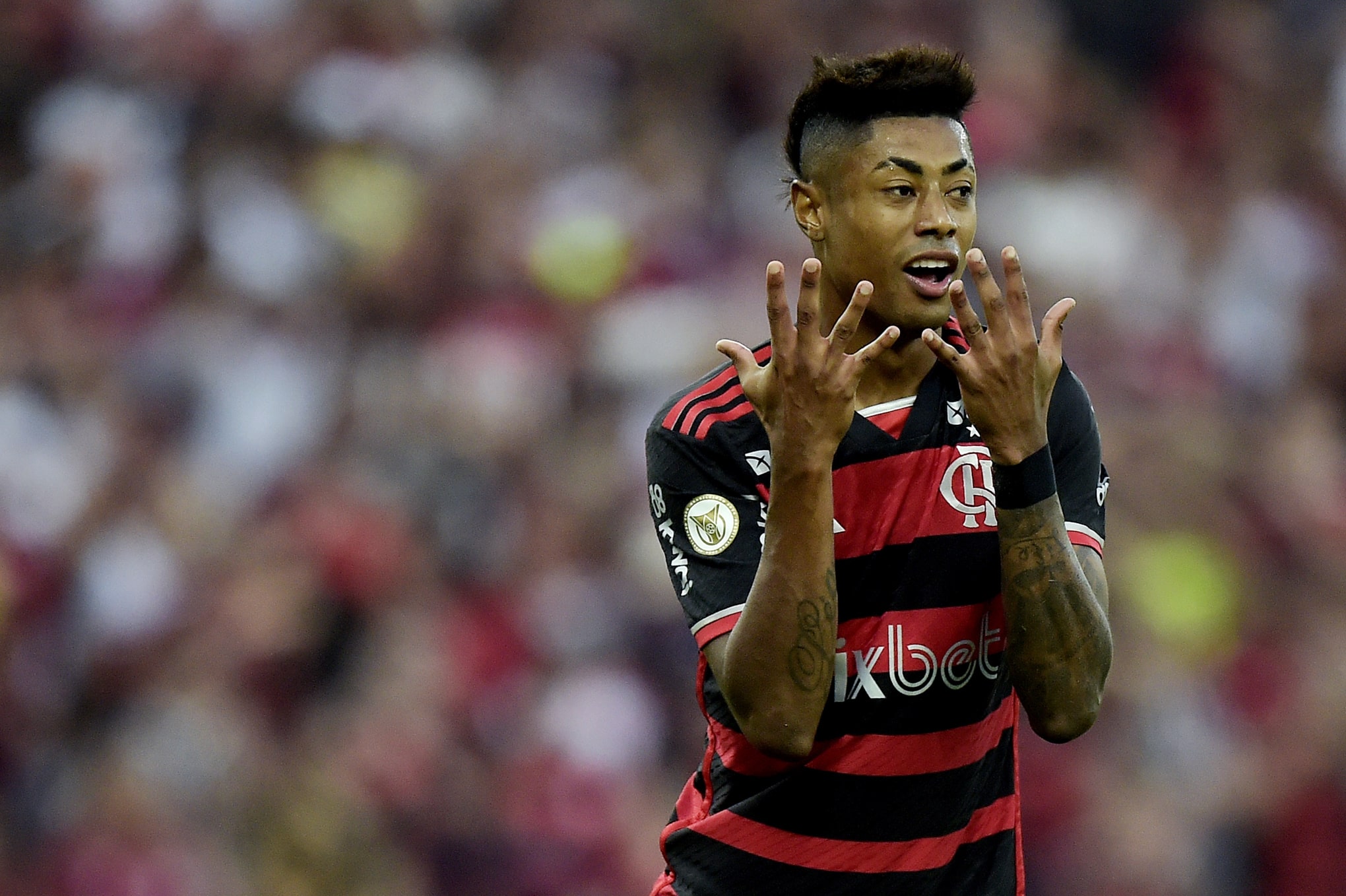 Vit&oacute;rias emocionantes do Flamengo mascaram falta de efici&ecirc;ncia no ataque