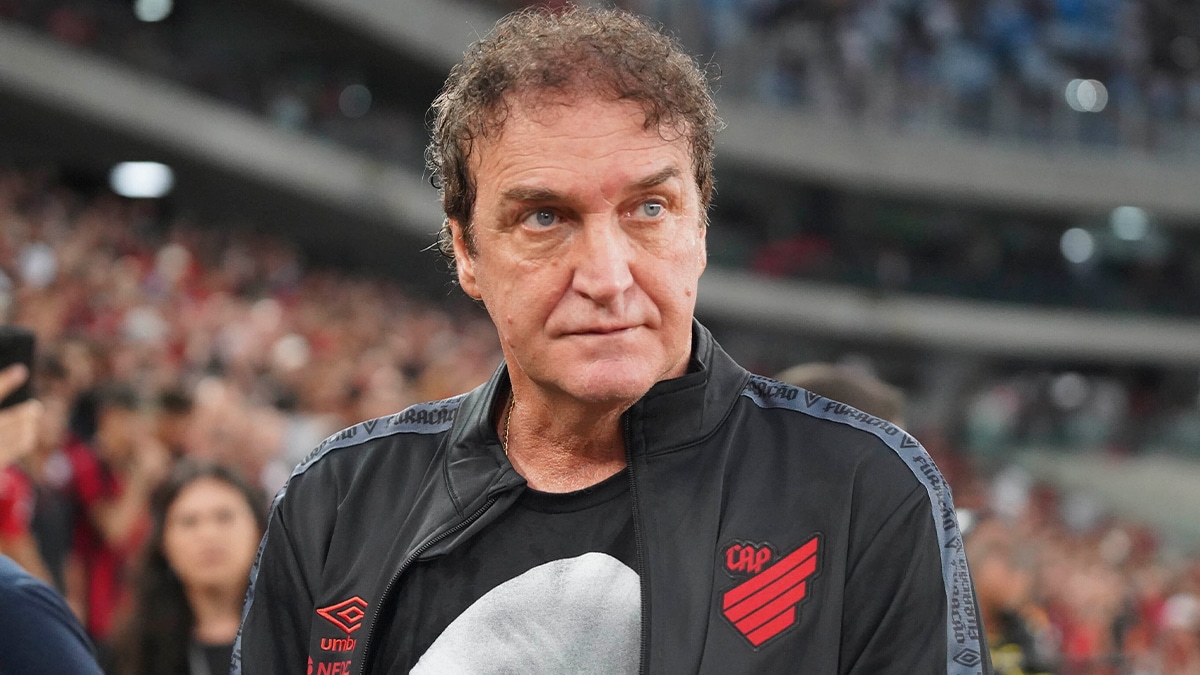 Ap&oacute;s desgaste recente com a torcida, Cuca pede para deixar o Athletico. Foto: Icon Sport