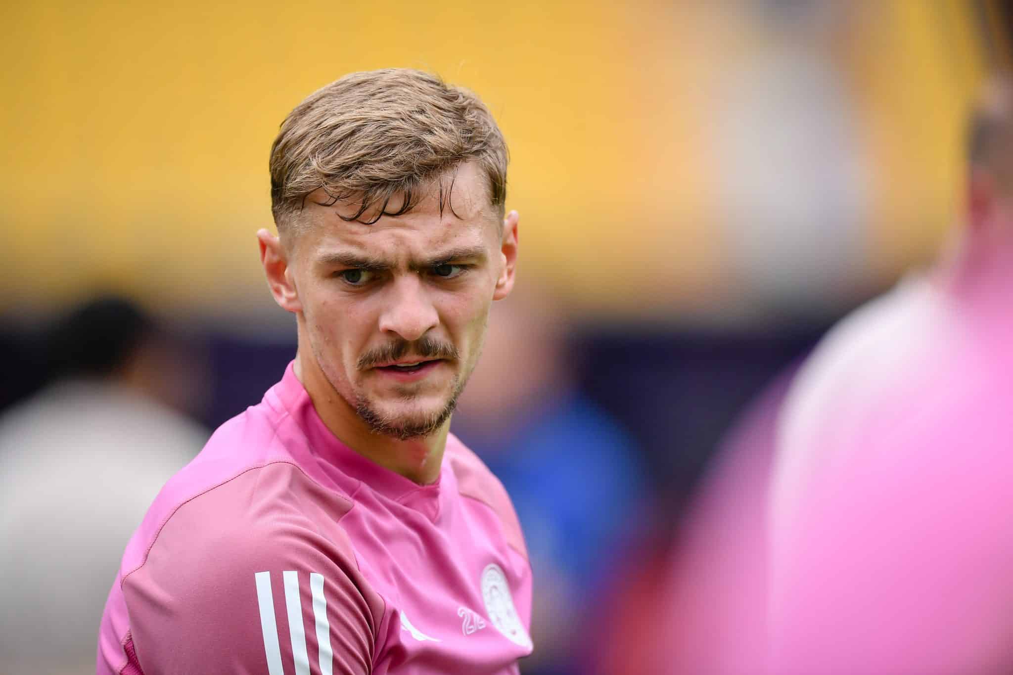 A pedido de Maresca, Chelsea contrata meio-campista sensa&ccedil;&atilde;o no futebol ingl&ecirc;s