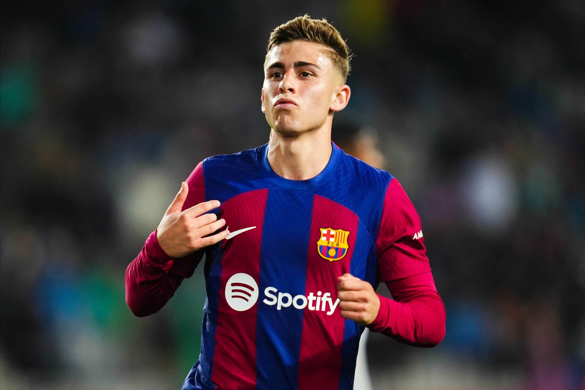 Barcelona v&ecirc; meia valorizado ap&oacute;s boa temporada e recusa investida de gigante ingl&ecirc;s