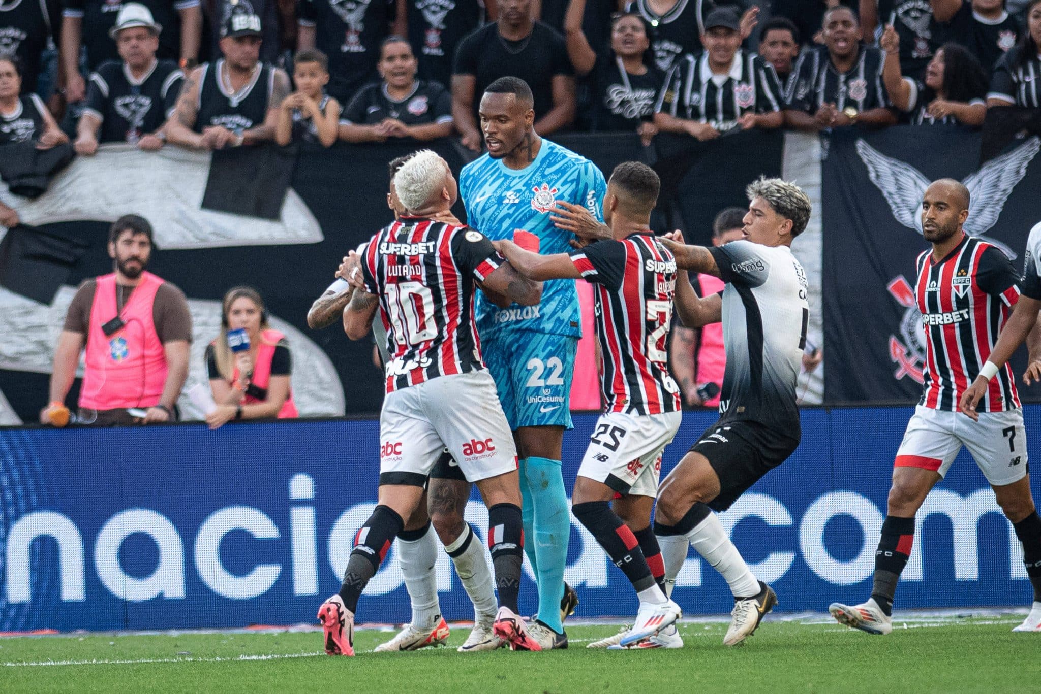 Zubeld&iacute;a bate recorde de Dorival, mas Corinthians n&atilde;o se deixa bater pelo S&atilde;o Paulo