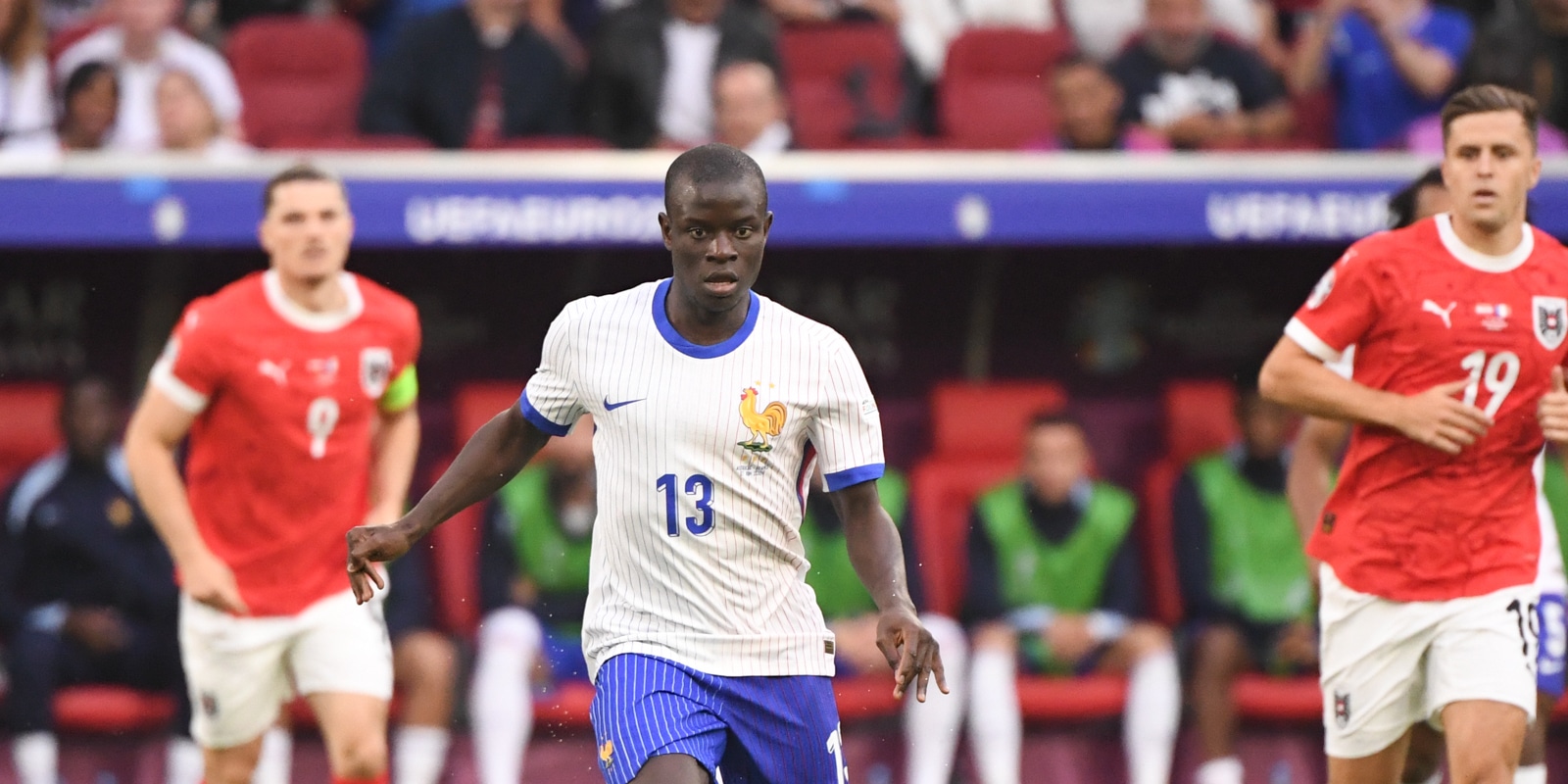 Kante revive auge em vit&oacute;ria francesa na Euro e mostra que foi cedo demais &agrave; Ar&aacute;bia Saudita