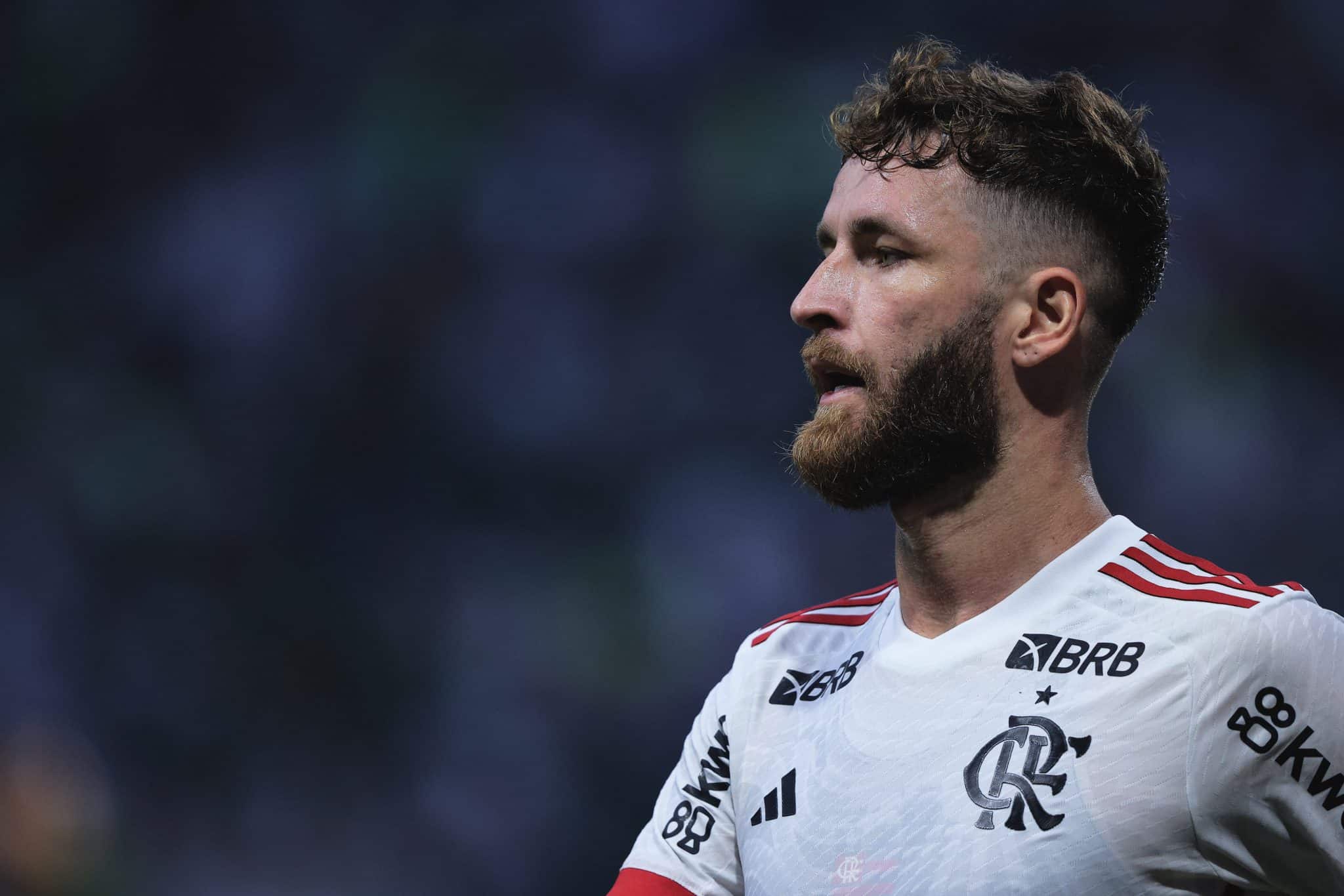 Retorno de L&eacute;o Pereira abre caminho para Tite testar novidade no Flamengo