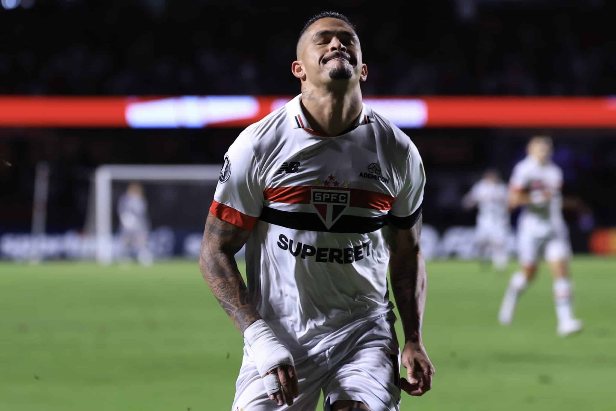 Pior atua&ccedil;&atilde;o ofensiva do S&atilde;o Paulo mostra que Lucas, Luciano e Calleri n&atilde;o podem jogar juntos