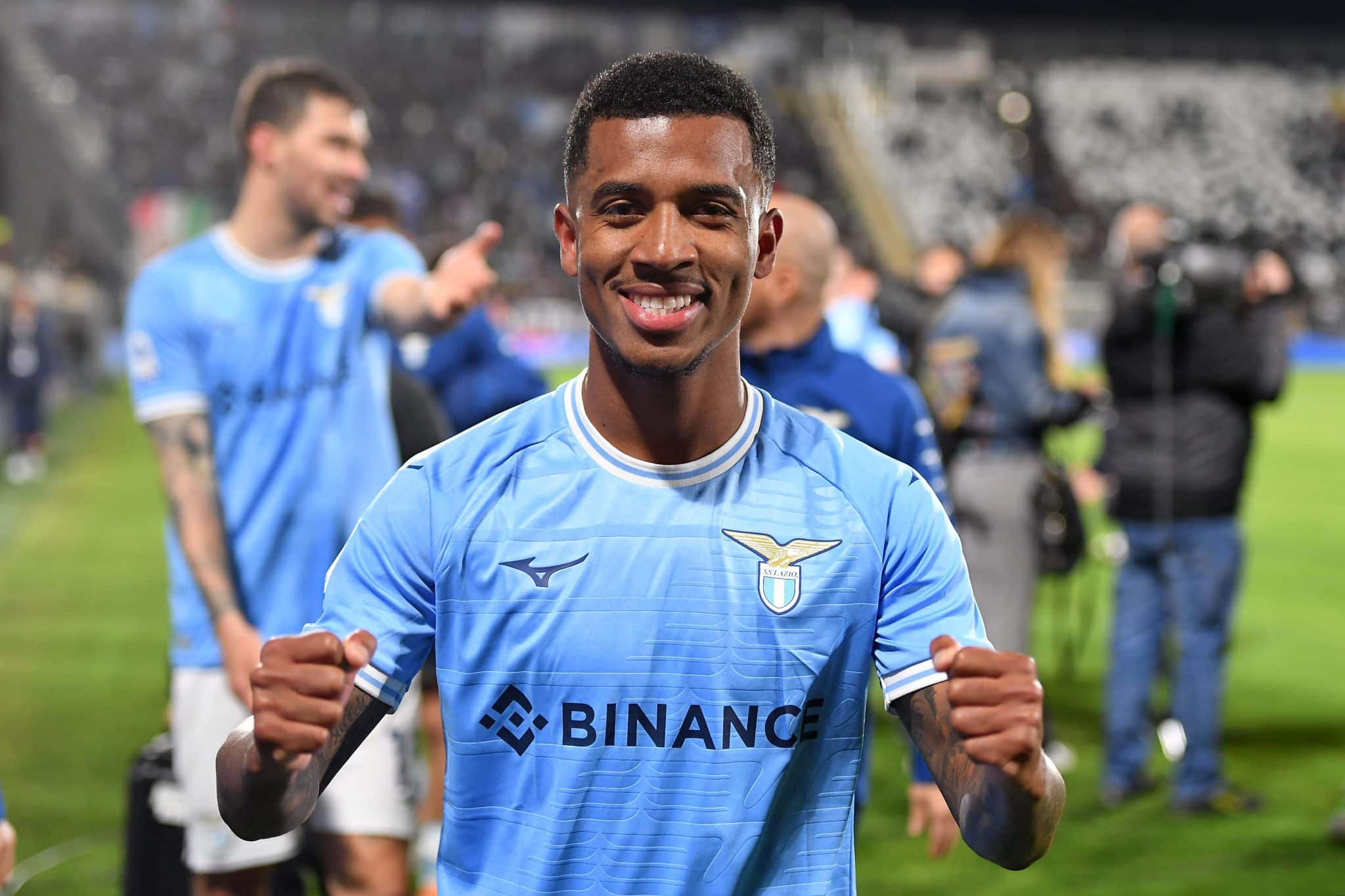 S&atilde;o Paulo faz investida e tenta atravessar neg&oacute;cio do Flamengo por volante da Lazio