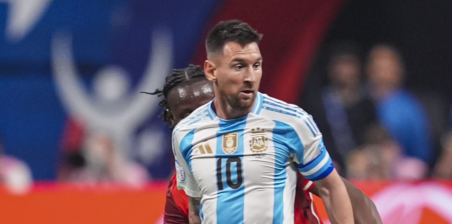 Com recorde de Messi, Argentina quebra &lsquo;sina&rsquo; de t&iacute;tulos anteriores ao vencer Canad&aacute;