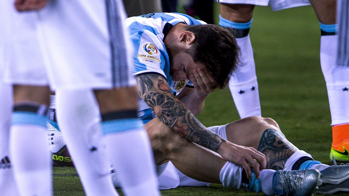 Um ano depois, Messi viu os chilenos conquistarem o bicampeonato no MetLife Stadium, em Nova Jersey. Foto: Icon Sport