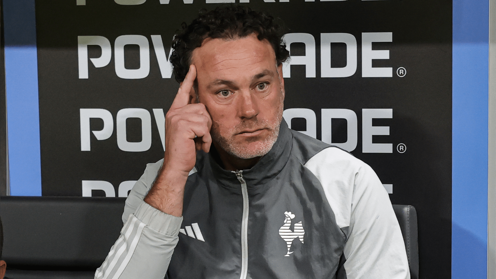 Milito responde se vai usar a base diante de tantos desfalques no Atl&eacute;tico-MG