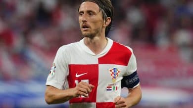 Desolado com trope&ccedil;o na Euro, Modric responde sobre aposentadoria da Cro&aacute;cia