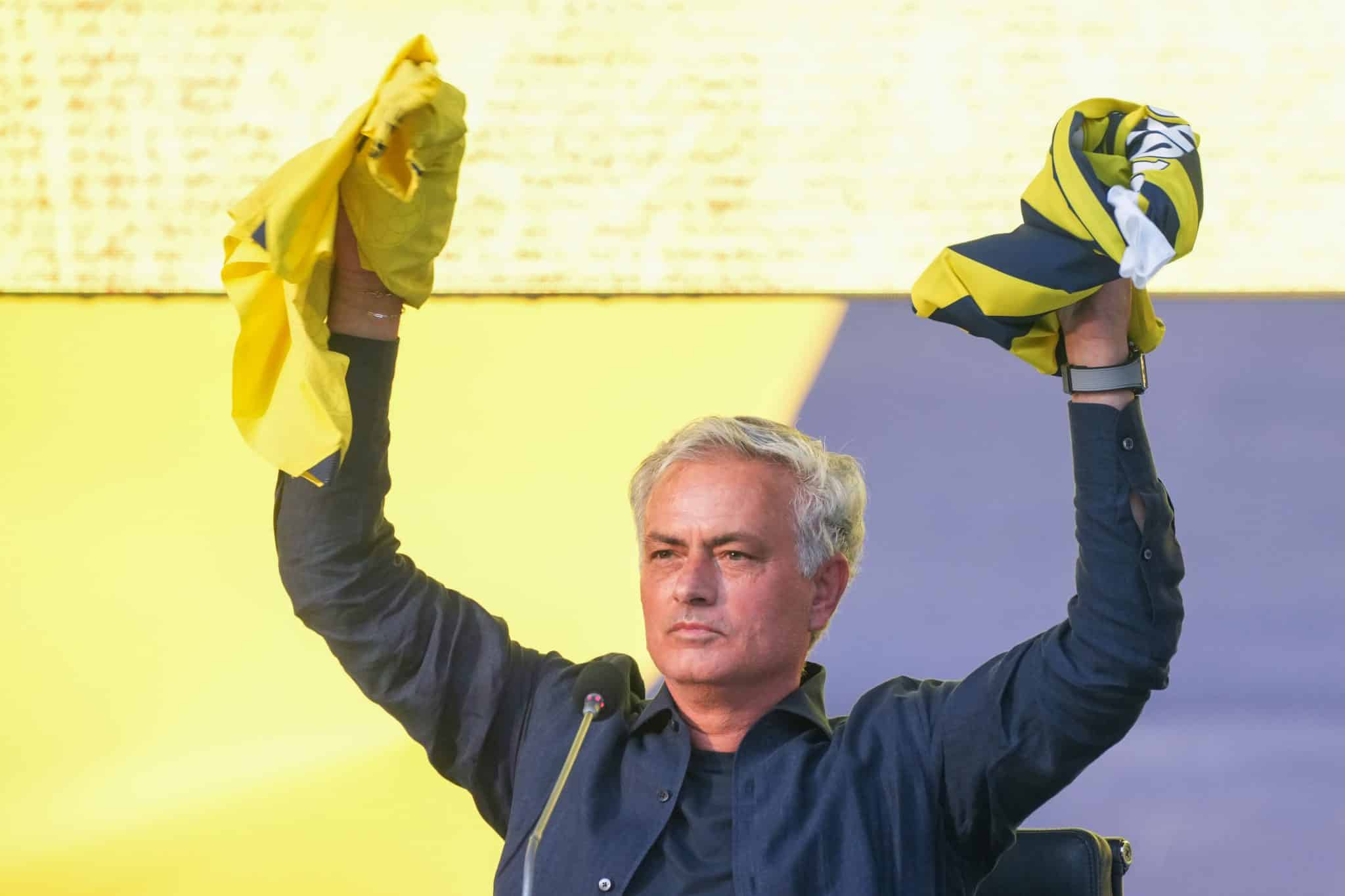 Joia que sobra no Real Madrid &eacute; primeiro alvo de Mourinho no Fenerbah&ccedil;e