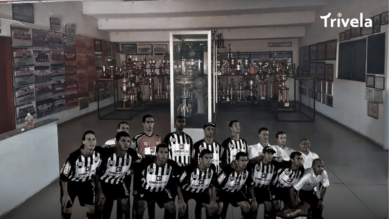 Trof&eacute;u da Copa do Brasil no canto de um arm&aacute;rio, 19 anos depois, retrata fase do Paulista