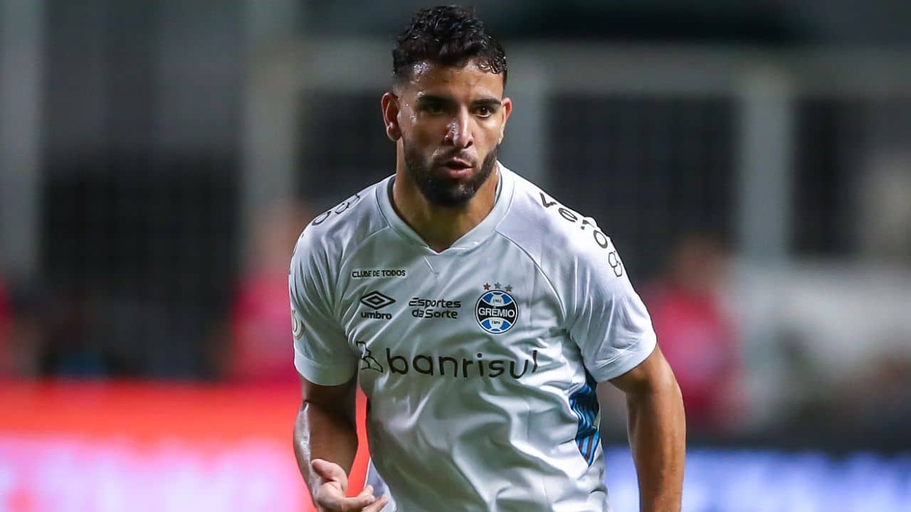 &lsquo;Atitude infantil&rsquo; de Pep&ecirc; faz com que Gr&ecirc;mio chegue com preju&iacute;zo imenso no Gre-Nal