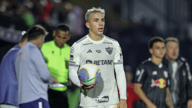 Saravia encanta torcida do Atl&eacute;tico-MG e sobra defensivamente no Brasil