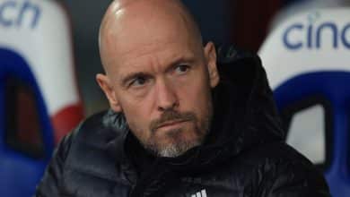 Promessa elogiada por Ten Hag recusa Manchester United para fechar com pequeno time italiano