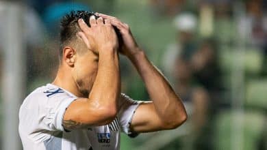 Santos sofre com gola&ccedil;os do Botafogo-SP e cai para a terceira posi&ccedil;&atilde;o na S&eacute;rie B