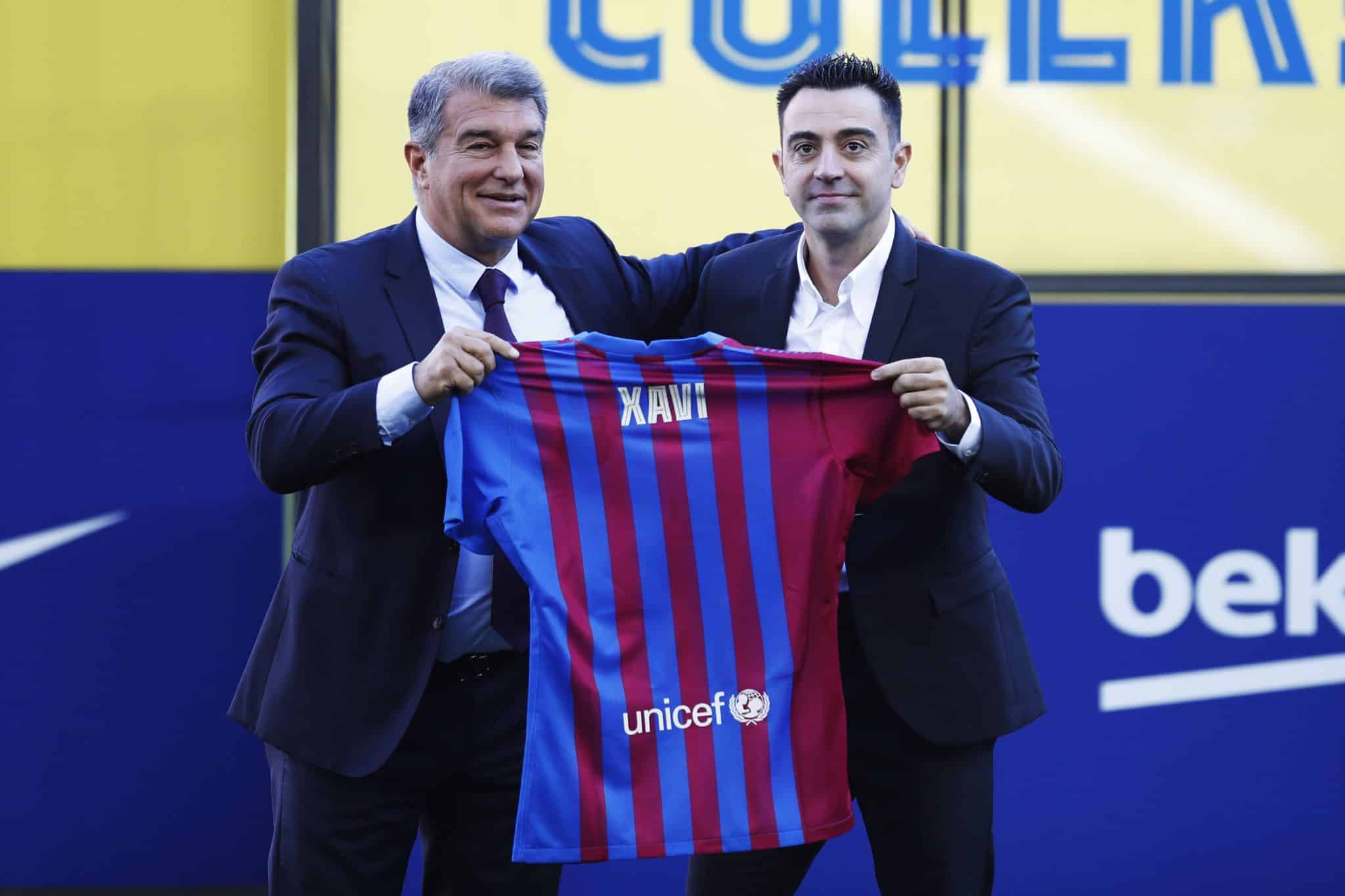 Presidente do Barcelona revela por que demitiu Xavi logo ap&oacute;s firmar perman&ecirc;ncia