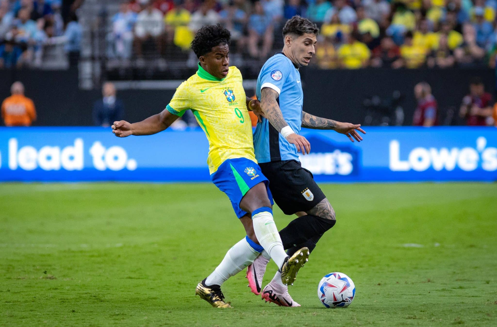 Endrick, em a&ccedil;&atilde;o pela Sele&ccedil;&atilde;o contra o Uruguai