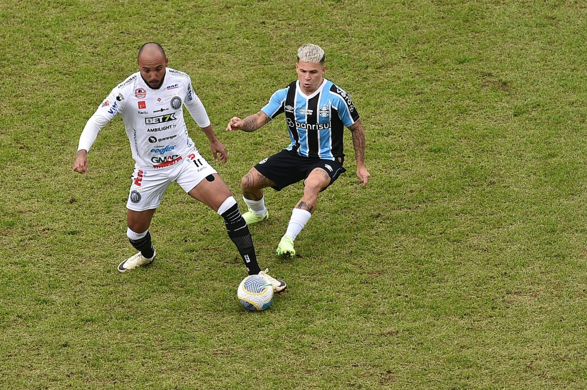 Ap&oacute;s semana turbulenta, Soteldo &eacute; decisivo em classifica&ccedil;&atilde;o do Gr&ecirc;mio na Copa do Brasil