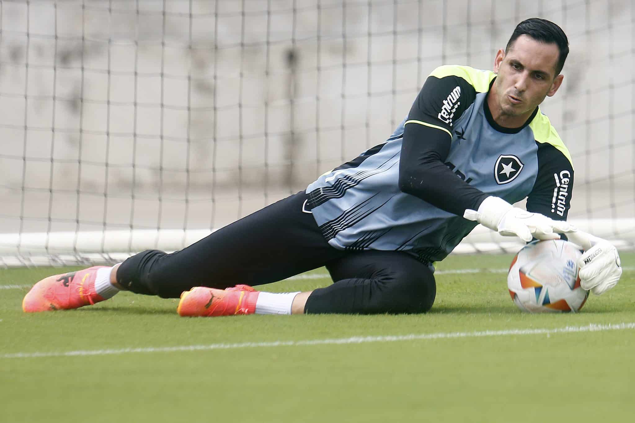 Foto: (V&iacute;tor Silva/Botafogo) - Gatito Fern&aacute;ndez, do Botafogo