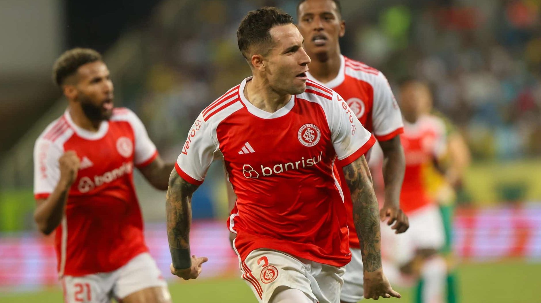 T&atilde;o inusitado quanto o an&uacute;ncio da sa&iacute;da foi a passagem de Hugo Mallo pelo Internacional