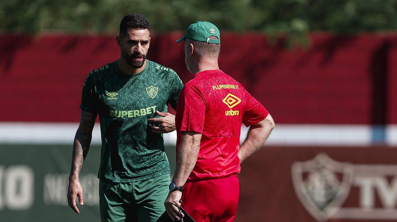 Renato Augusto ganhou for&ccedil;a com a chegada de Mano Menezes ao Fluminense (Foto: LUCAS MER&Ccedil;ON / FLUMINENSE FC)