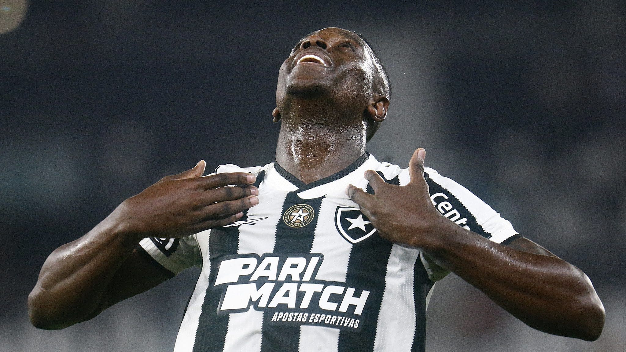 Luiz Henrique tira peso das costas, e Botafogo vence o Atl&eacute;tico-MG em noite de gola&ccedil;os