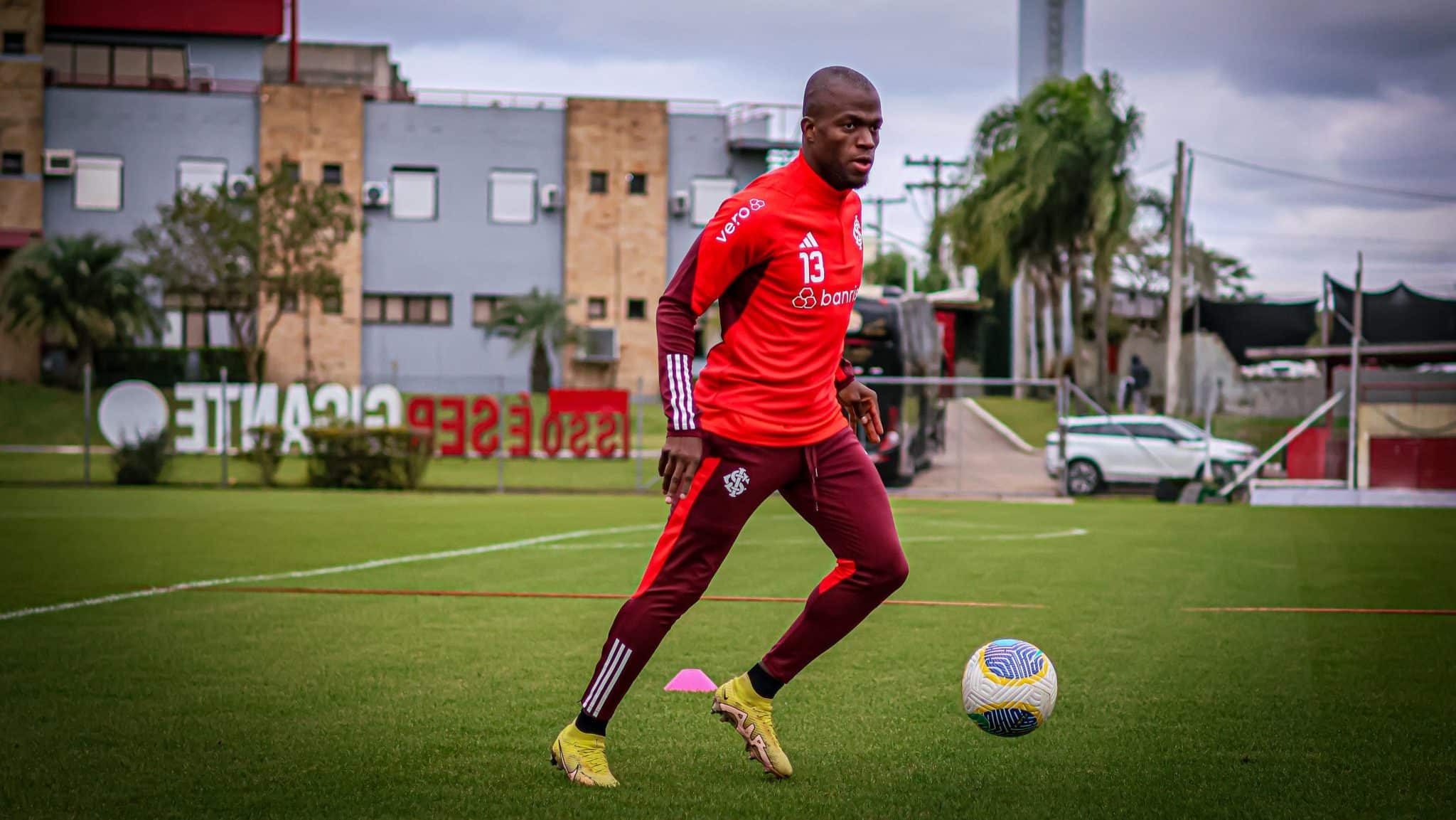 Enner Valencia em treinamento do Internacional no CT Morada dos Quero-Queros, em Alvorada