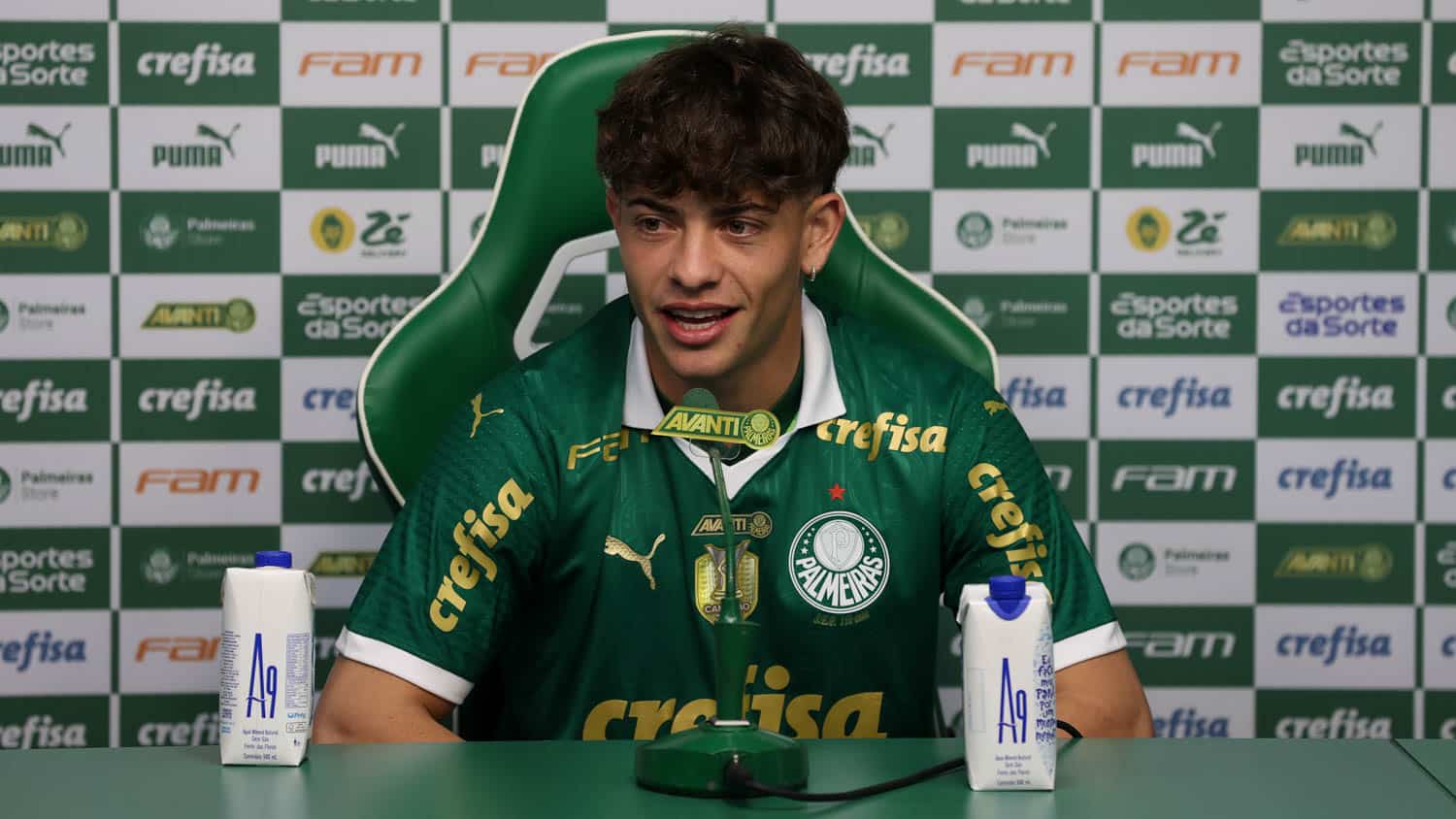 Agust&iacute;n Giay &eacute; apresentado como refor&ccedil;o do Palmeiras