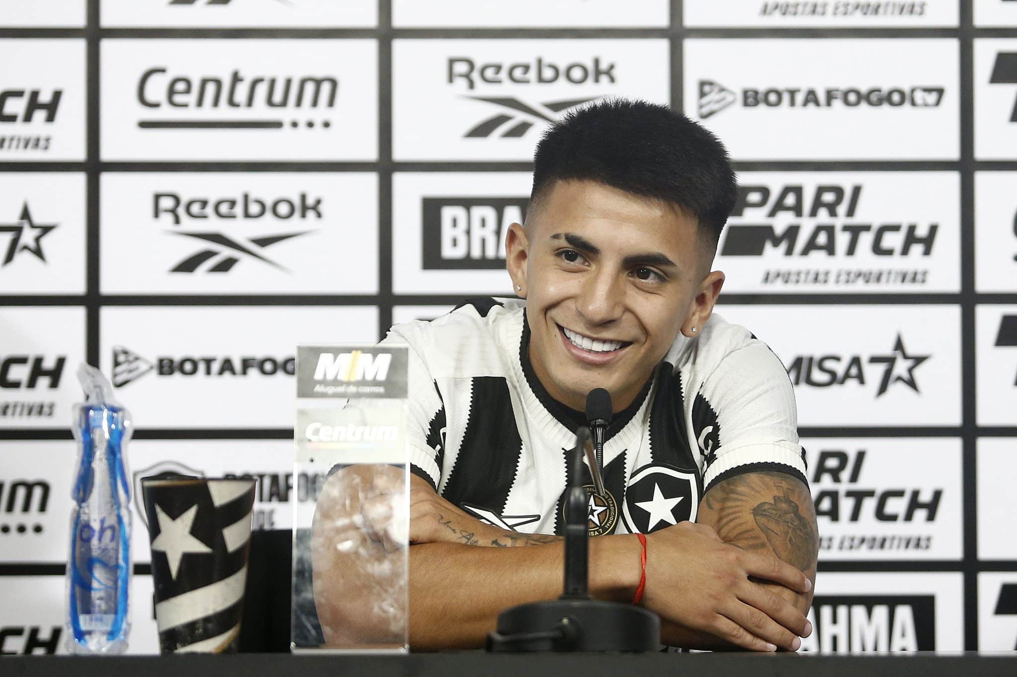 Foto: (V&iacute;tor Silva/Botafogo) - Thiago Almada, refor&ccedil;o do Botafogo