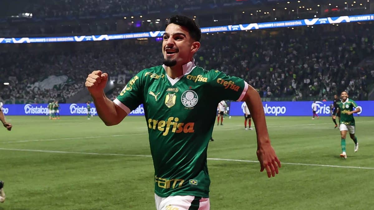 Flaco L&oacute;pez comemora gol do Palmeiras contra o Atl&eacute;tico Goianiense pelo Campeonato Brasileiro