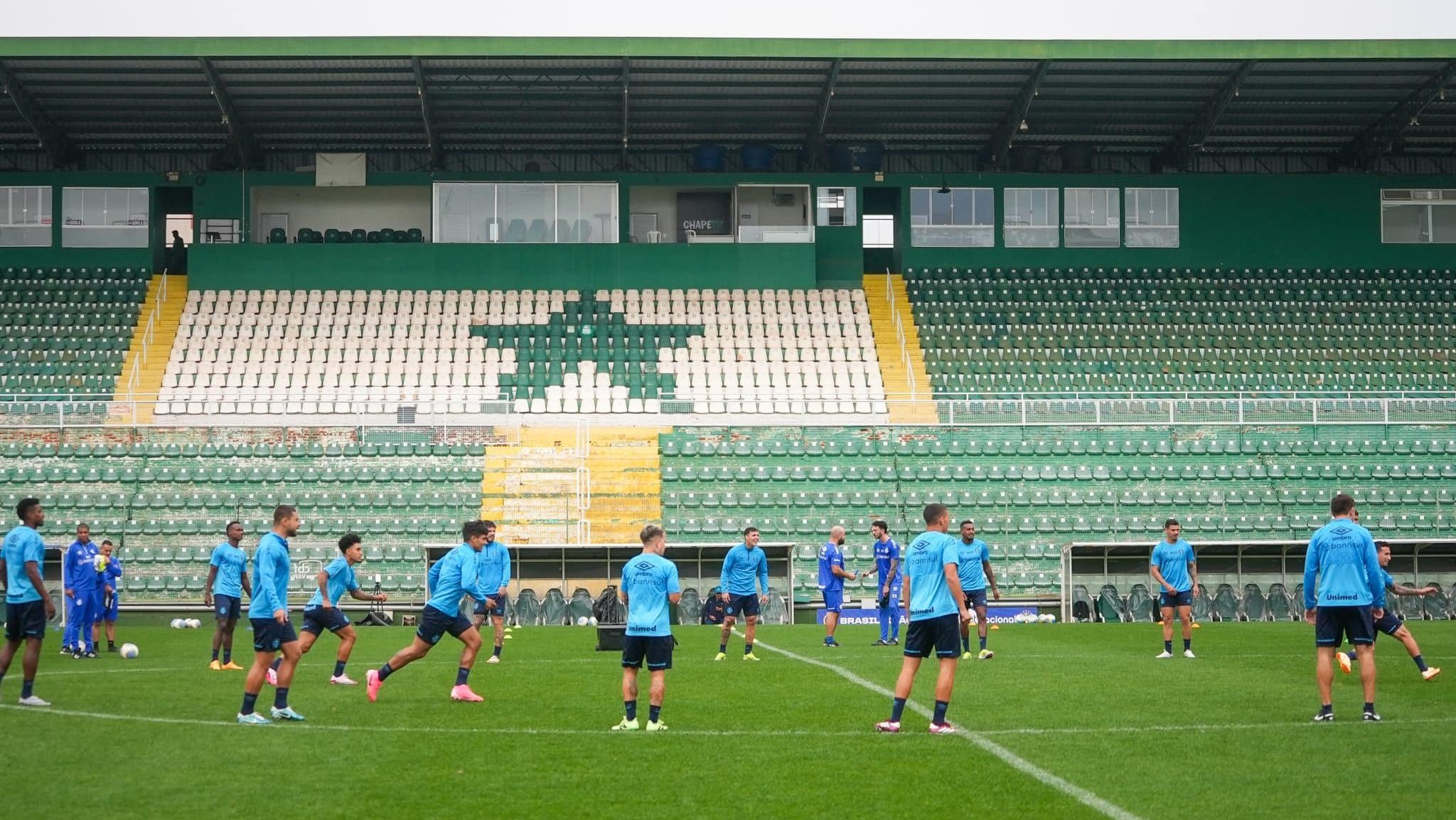 Chapec&oacute; oferece retrospecto positivo e est&aacute;dio lotado para o Gr&ecirc;mio tentar sair do Z4