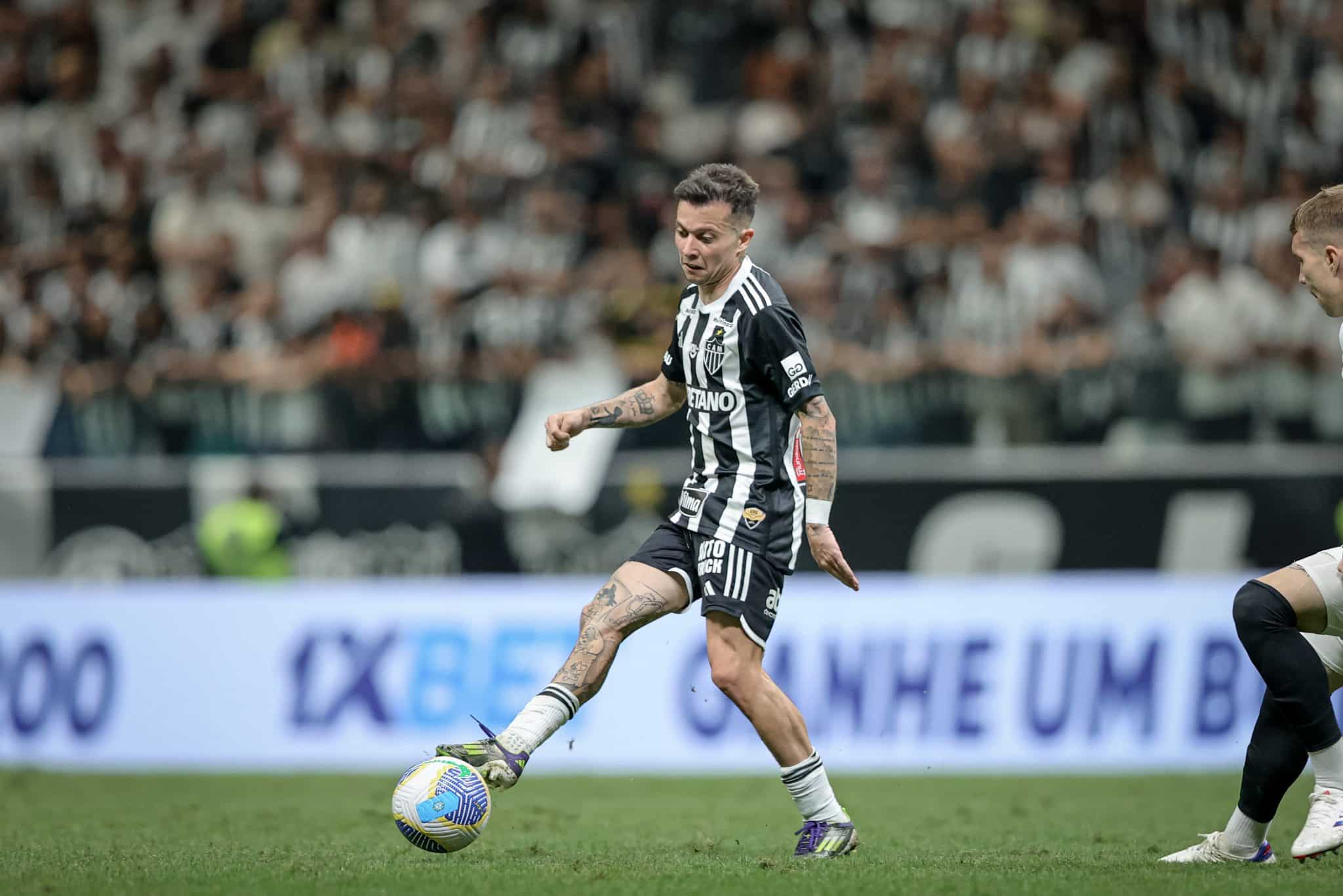 Bernard em a&ccedil;&atilde;o pelo Atl&eacute;tico