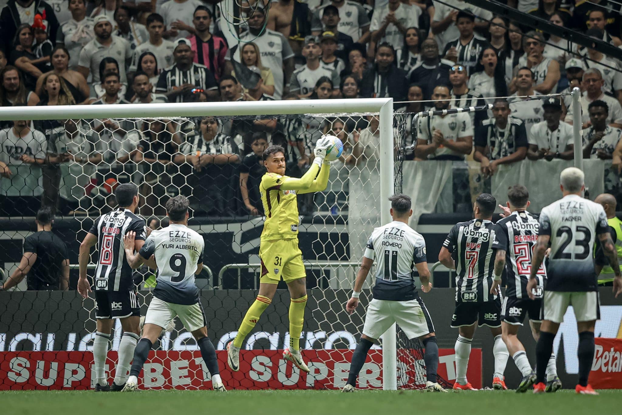 Matheus Mendes fez partida bem segura contra o Corinthians