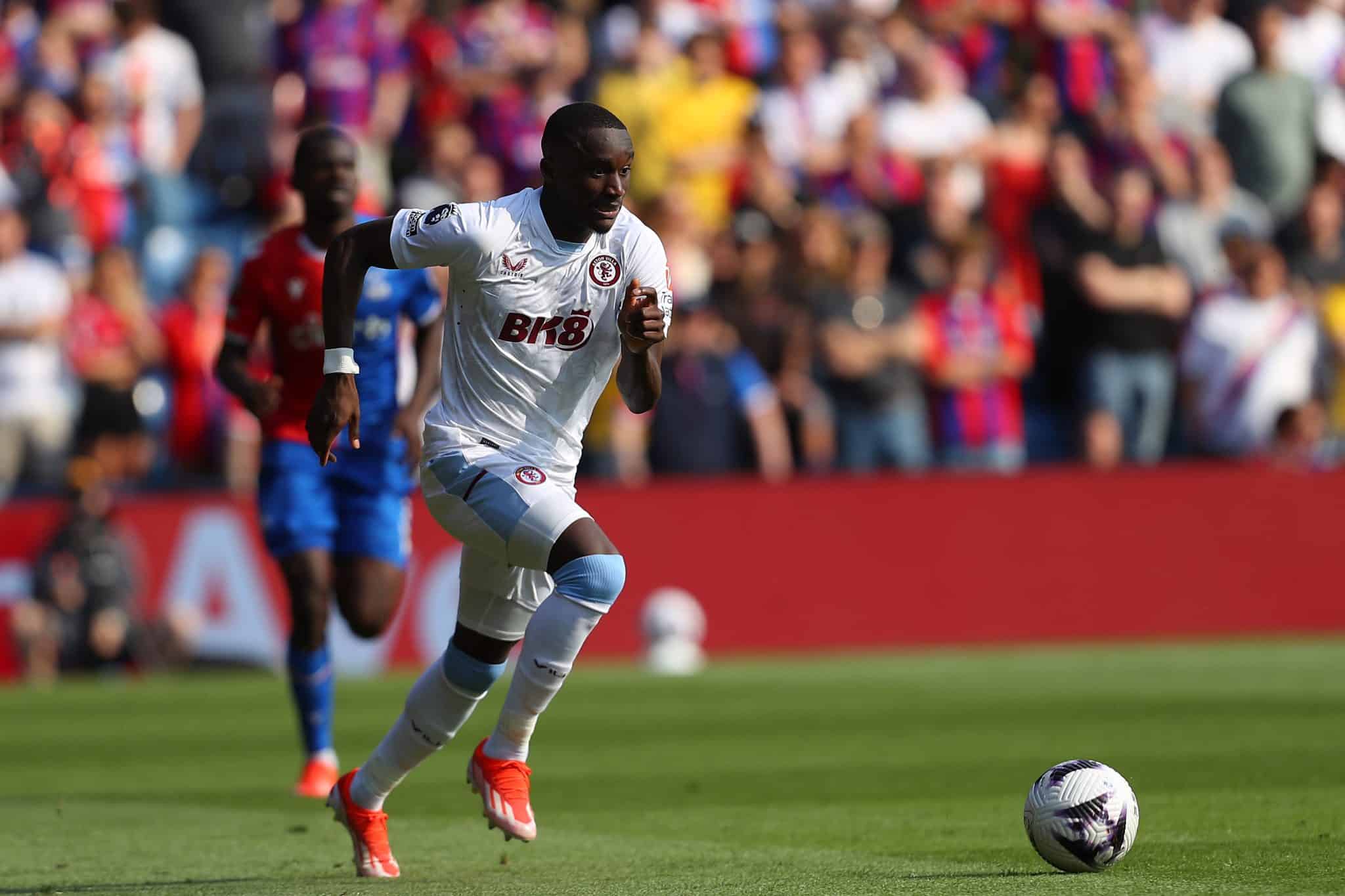 Aston Villa pode perder Diaby para o futebol &aacute;rabe 