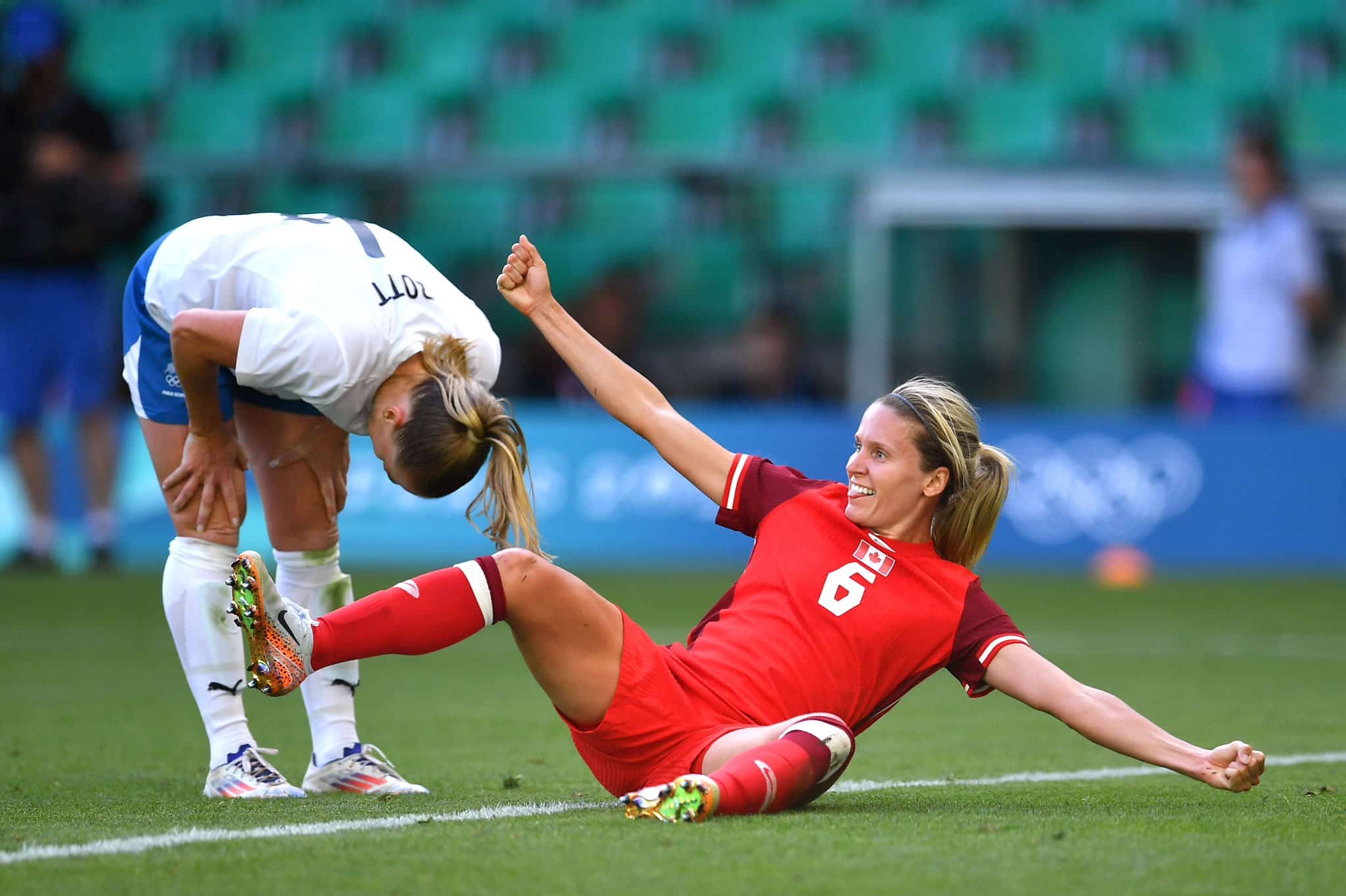 Lacasse comemora o gol de empate do Canad&aacute; contra a Nova Zel&acirc;ndia. Foto: Reprodu&ccedil;&atilde;o/Canad&aacute;