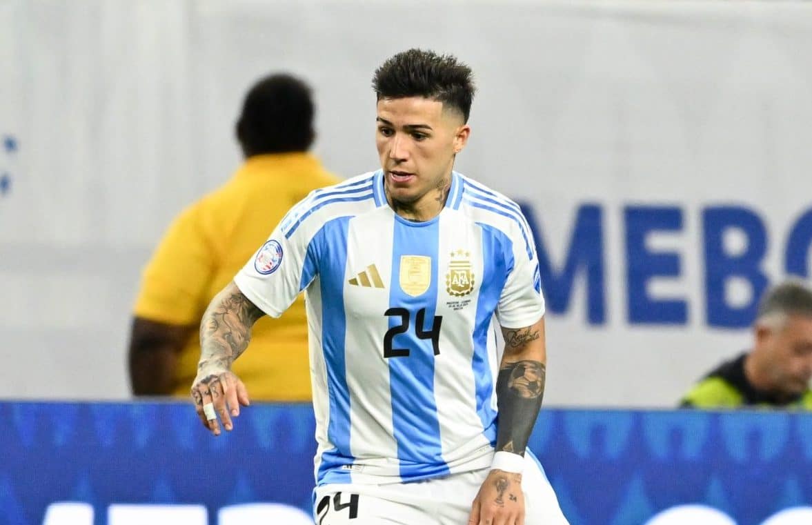 Chelsea toma decis&atilde;o sobre Enzo Fern&aacute;ndez ap&oacute;s canto racista em comemora&ccedil;&atilde;o de t&iacute;tulo