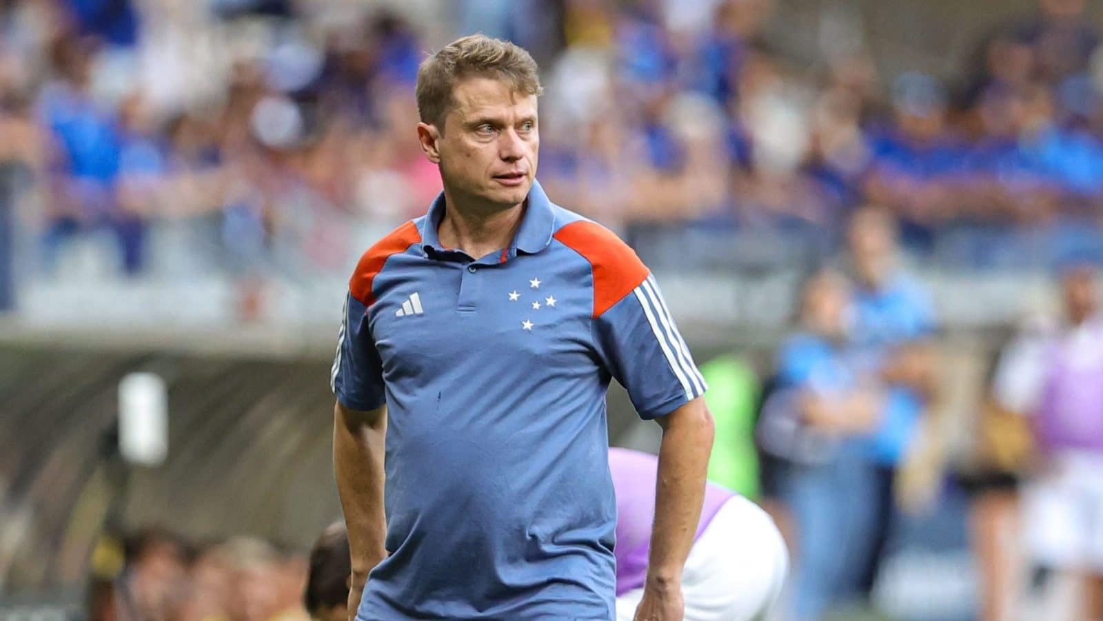 Jogadores da base perder&atilde;o espa&ccedil;o para refor&ccedil;os do Cruzeiro? Seabra responde