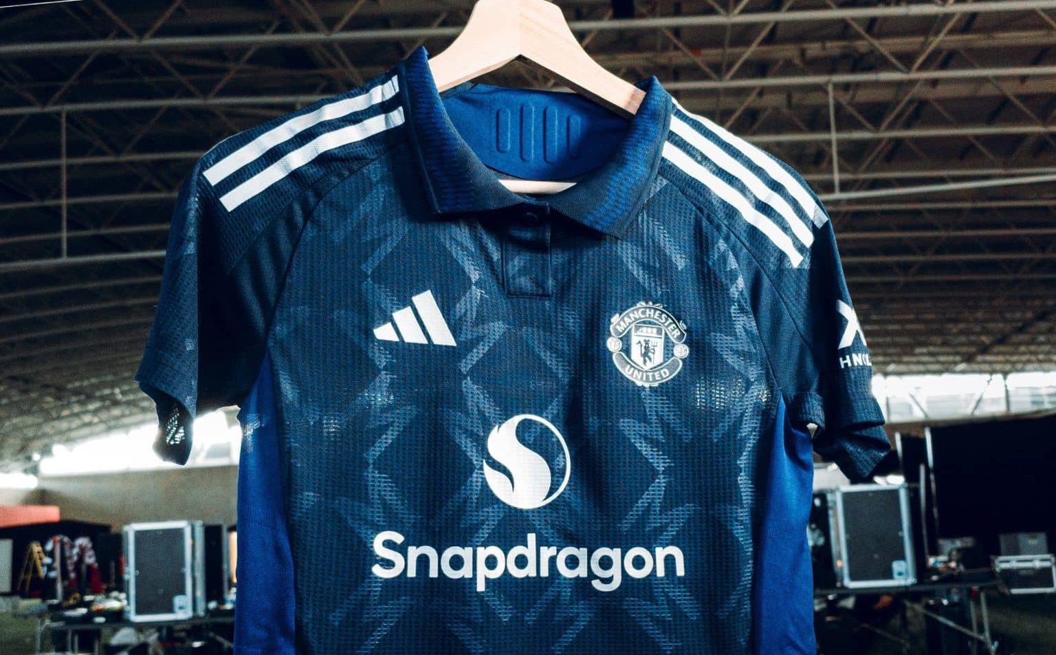 Por que n&atilde;o &eacute; um tabu Manchester United usar uniformes com a cor do rival City?
