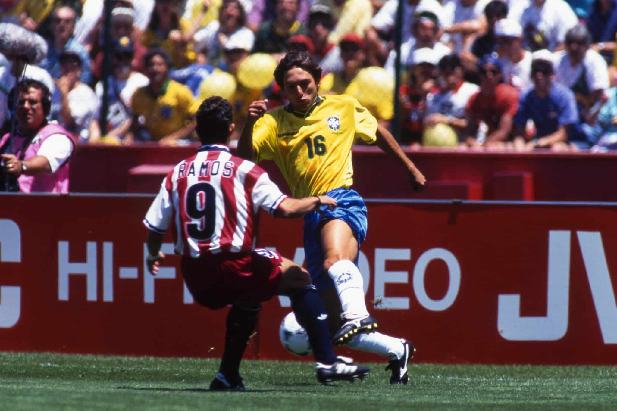 Leonardo foi expulso ap&oacute;s acertar Tab Ramos no rosto