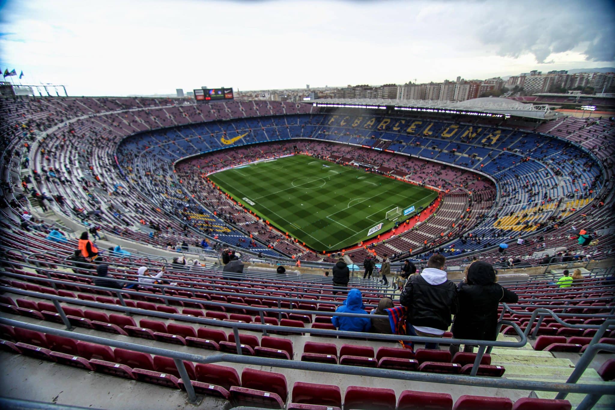 Bernab&eacute;u, Camp Nou e mais 9: Espanha define sedes para a Copa do Mundo de 2030