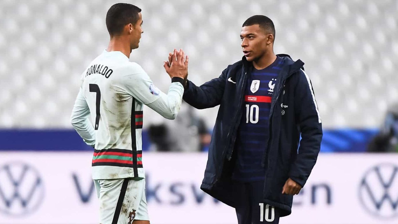 Novo duelo entre Mbapp&eacute; e CR7 mostra que franc&ecirc;s passou de f&atilde; a perseguidor de recordes