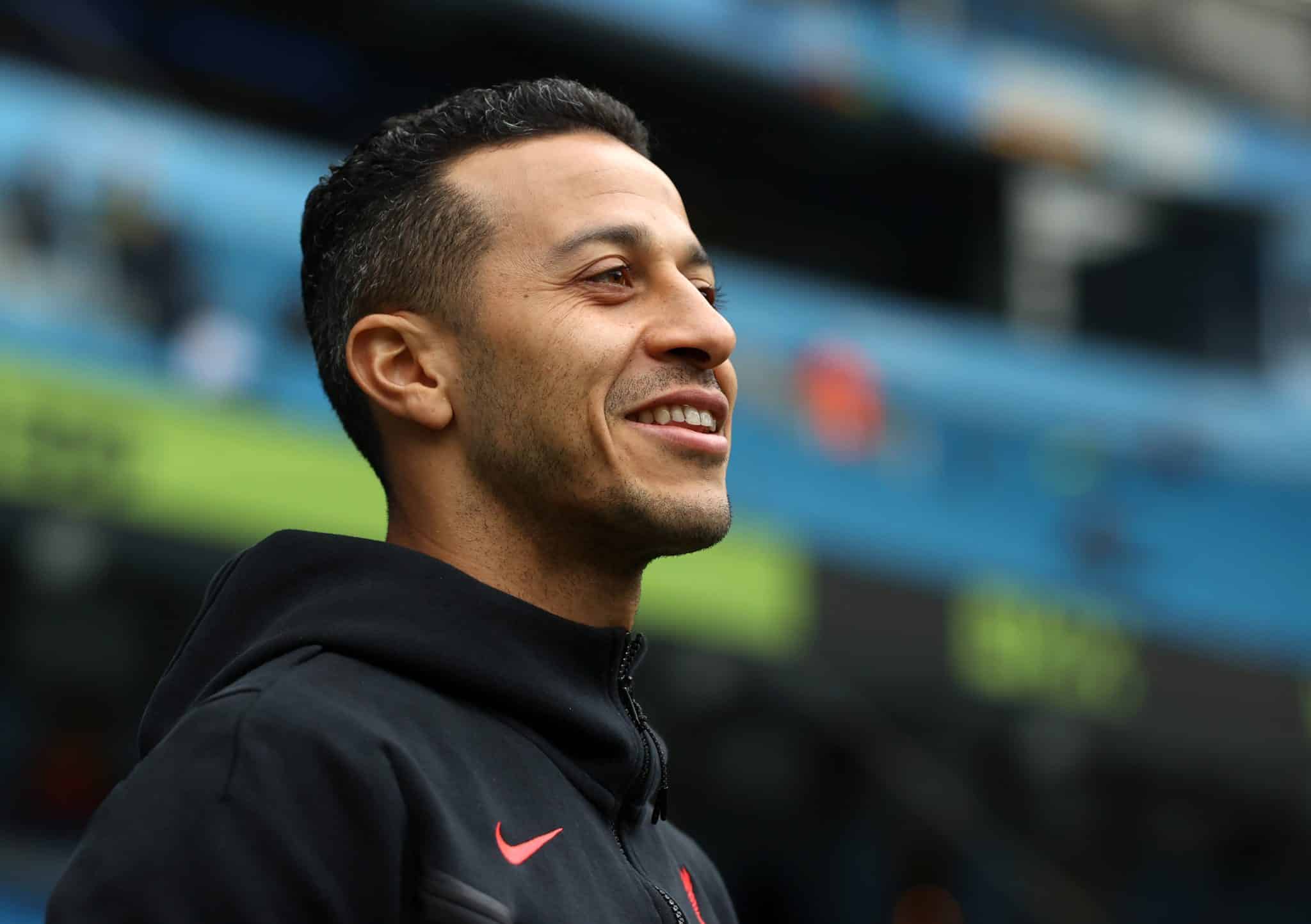 Aos 33 anos, Thiago Alc&acirc;ntara decide seu futuro de maneira surpreendente