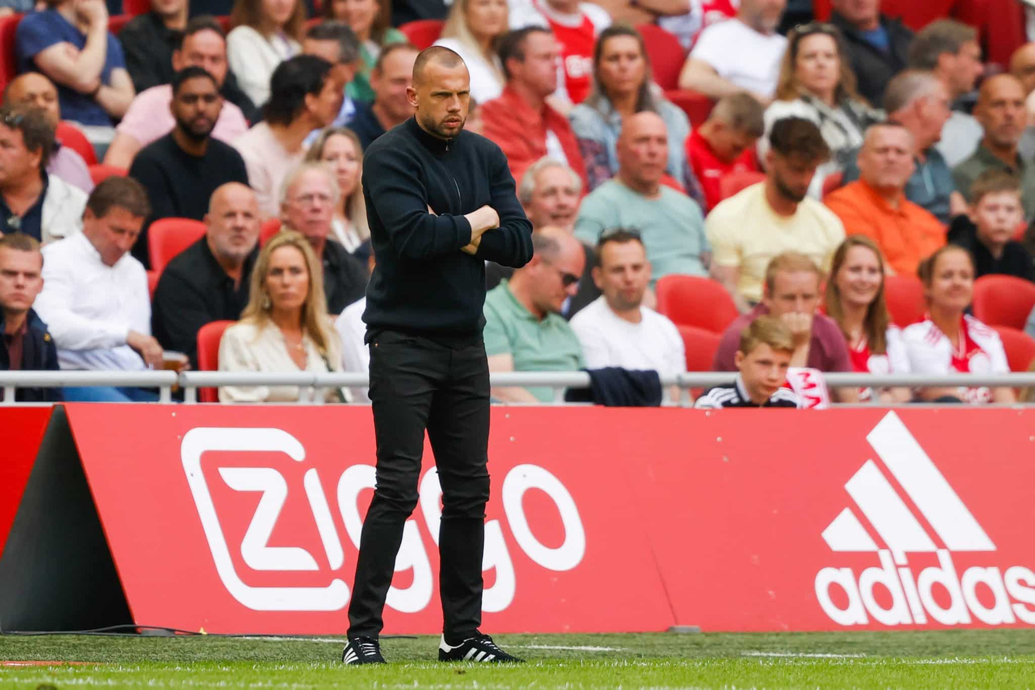 Heitinga iniciou sua carreira de t&eacute;cnico no Ajax