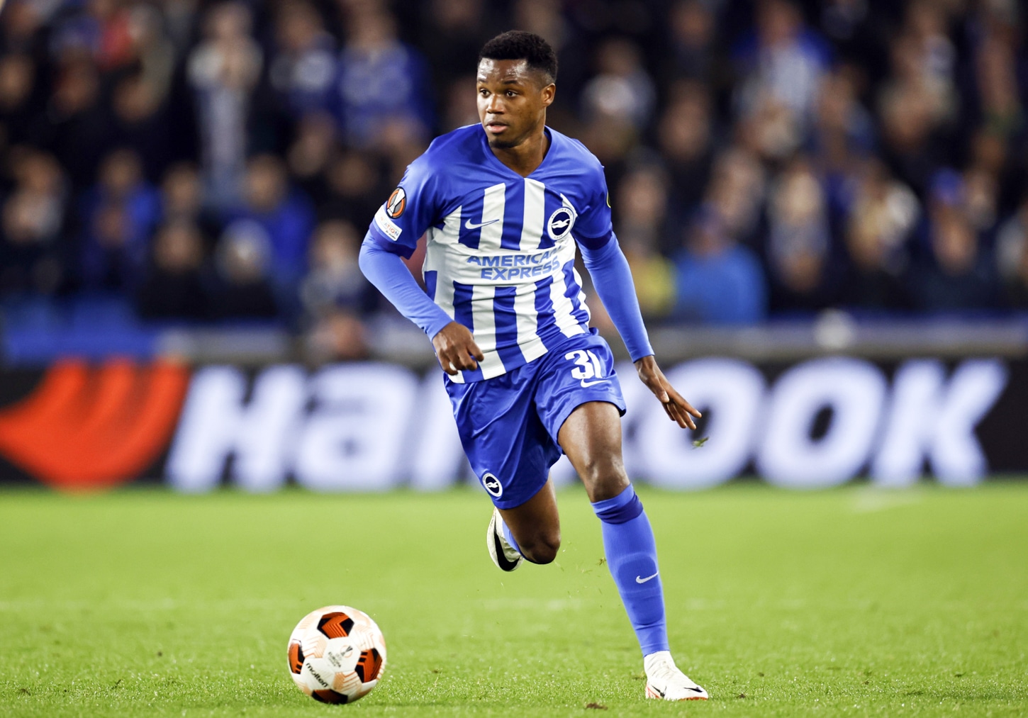 Ansu Fati em a&ccedil;&atilde;o pelo Brighton na temporada 2023/2024.