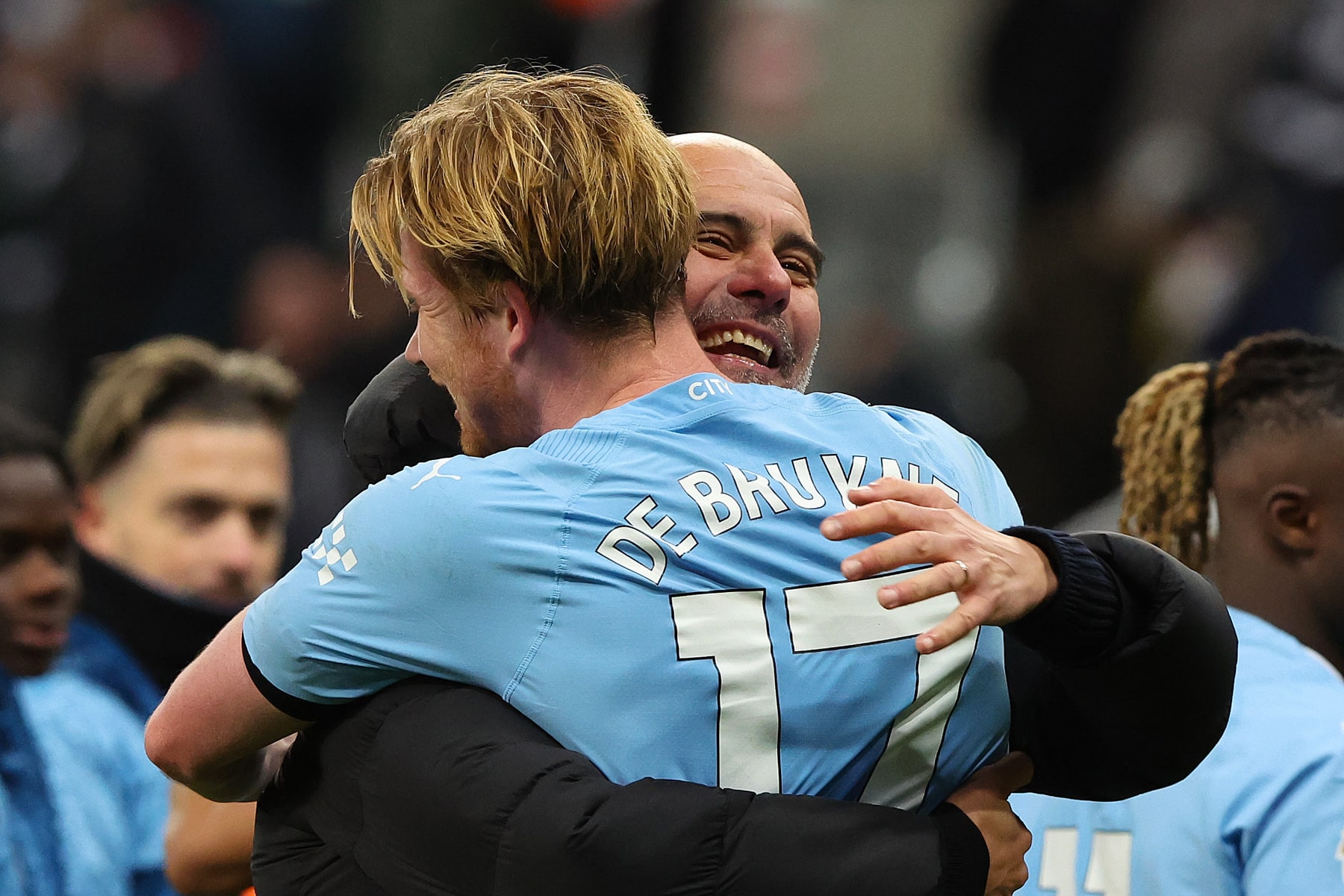 Foto: (IconSport) - Kevin De Bruyne e Pep Guardiola pelo Manchester City