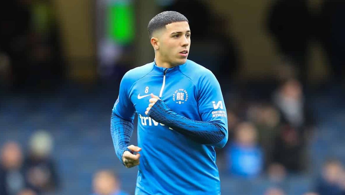 Enzo volta ao Chelsea, pede desculpa por m&uacute;sica racista e promete doar a institui&ccedil;&atilde;o