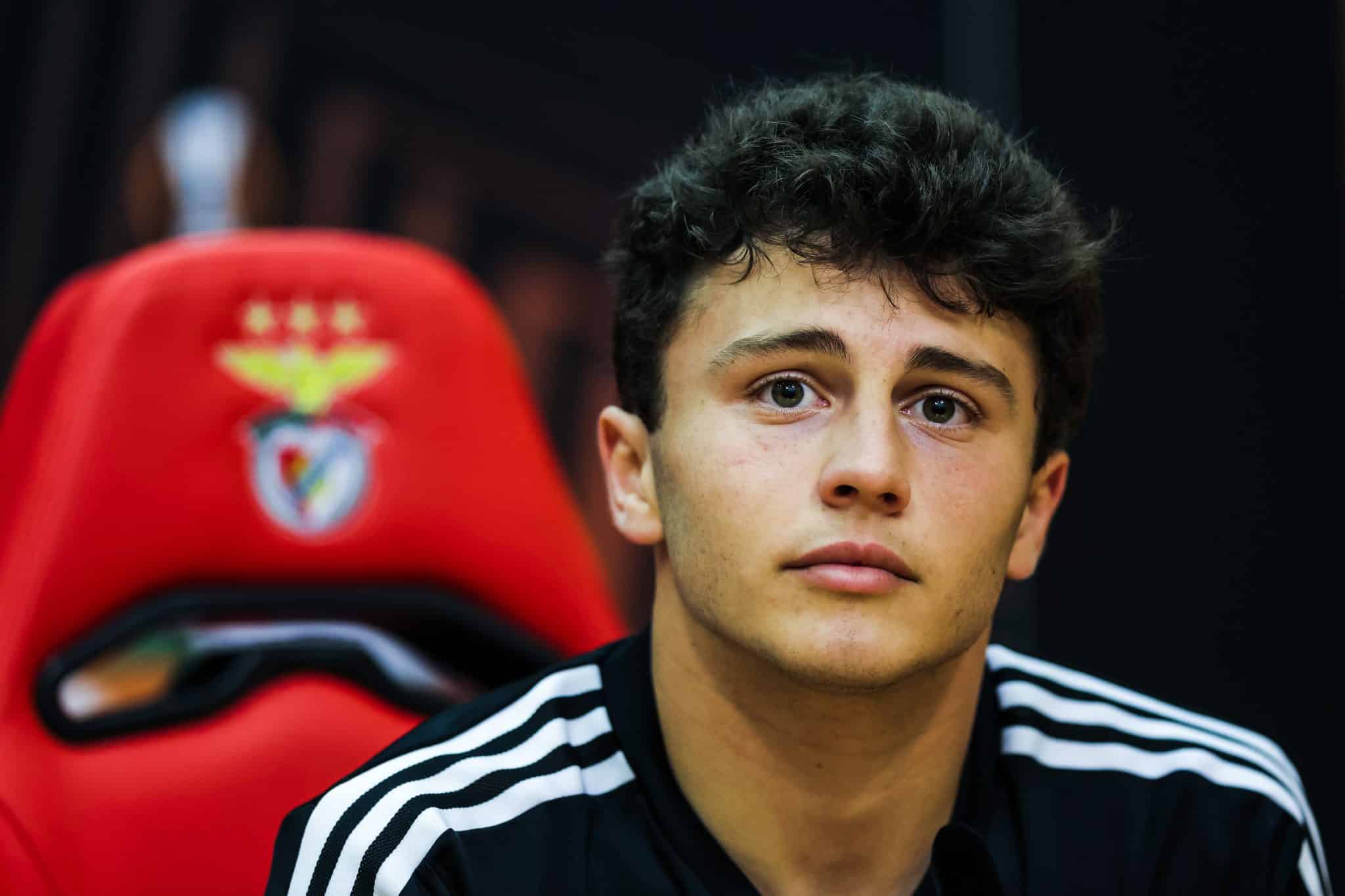 R$ 700 milh&otilde;es: quem &eacute; a joia do Benfica que faz PSG preparar caminh&atilde;o de dinheiro?