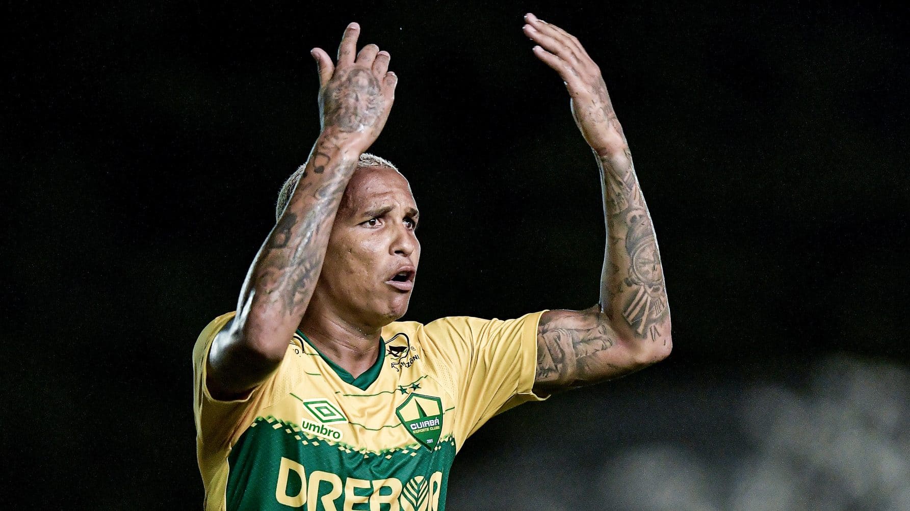 Gr&ecirc;mio quer o encostado Deyverson, mas falta avisar ao Cuiab&aacute;