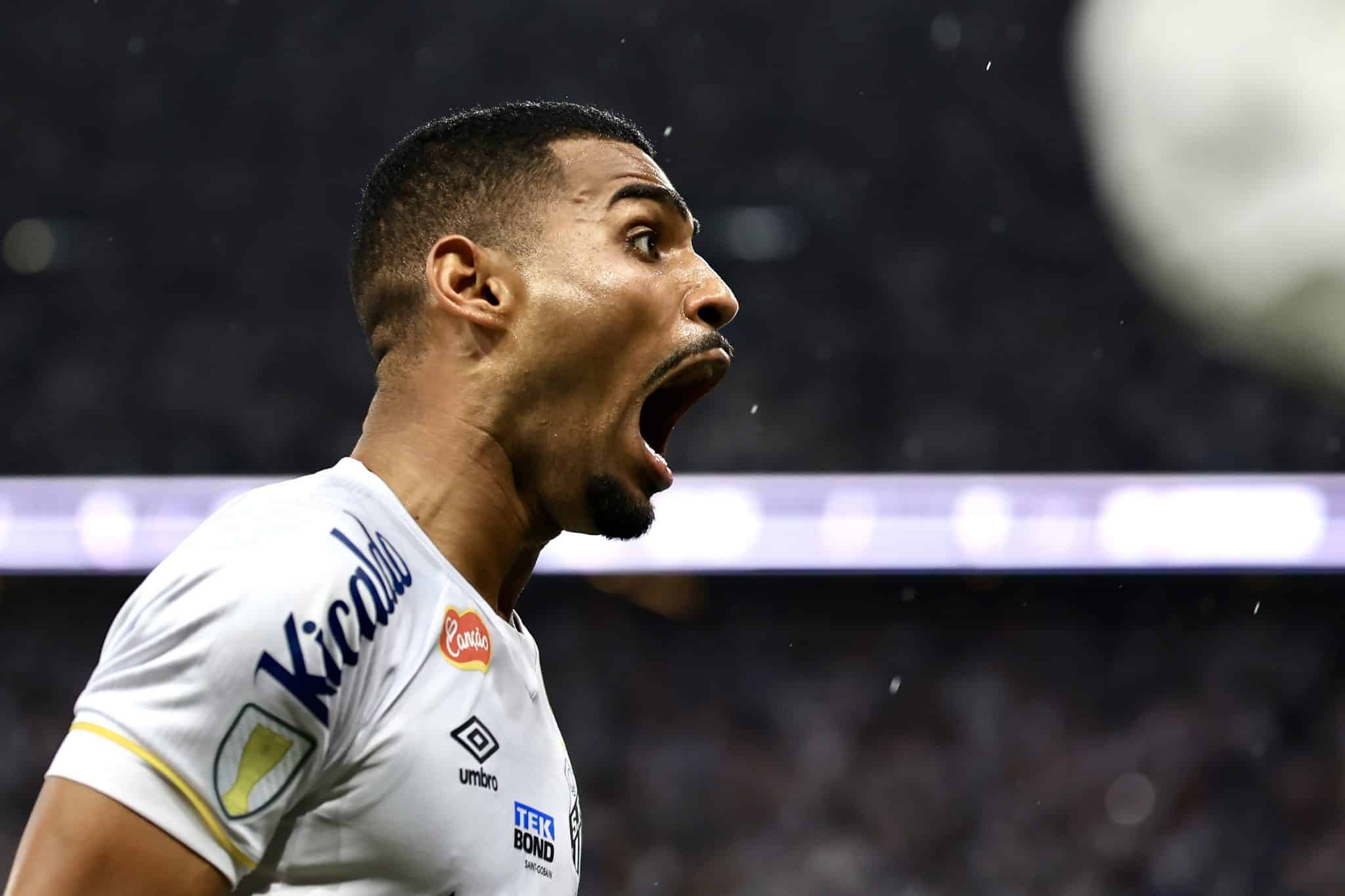 Iminente venda de Joaquim n&atilde;o permite ao Santos fechar as portas para outras sa&iacute;das